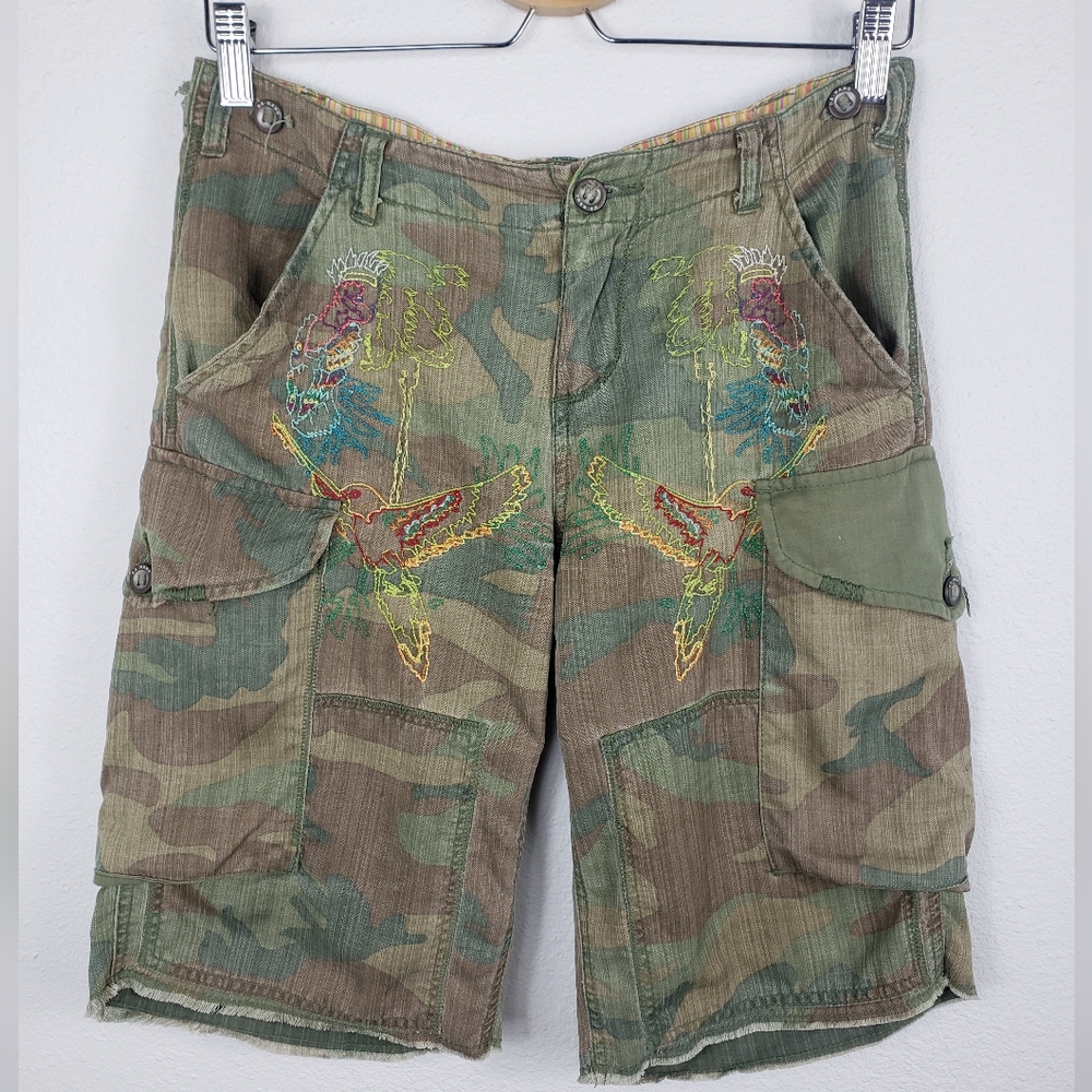 Y2K Da-Nang Camouflage Cargo Shorts with Embroidered Flowers and Hummingbirds